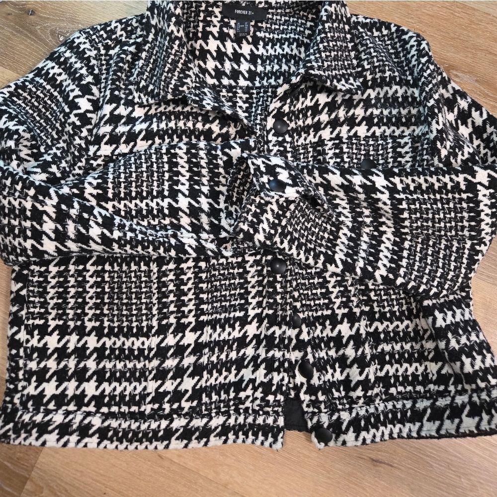 Forever 21 Black and White Geometric Blazer - Picture 7 of 15